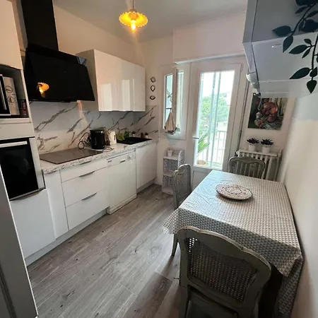 Apartment Fleur De Mai - Joli T3 5 Couchages Proche Du Port De Sur Mae-8871 Sanary-sur-Mer